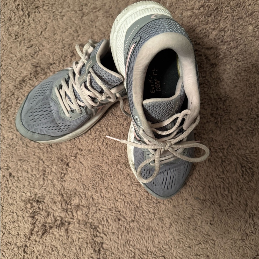 Asics Women's Light Gray and Pale Pink Athletic Running Shoes